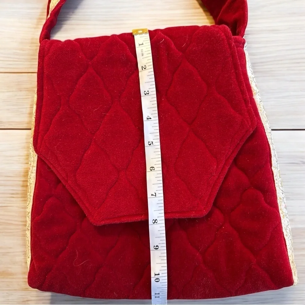Carpet Bags of America Vintage 1960’s Red Quilted Floral Ribbon Shoulder Bag